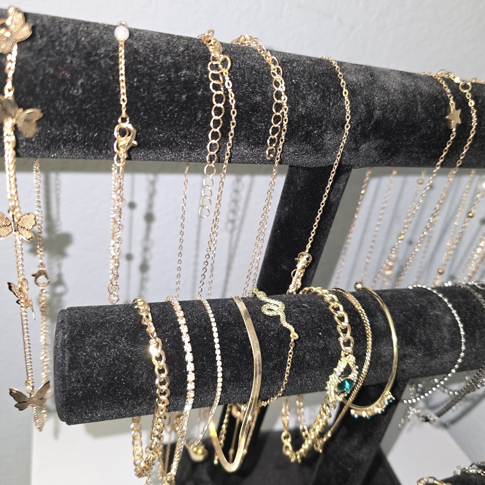 Elegant Gold and Silver Jewelry 50+pieces Of Necklaces Bracelets And Earrings - Picture 7 of 9